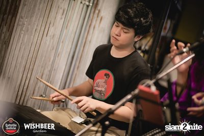 คืนวันศุกร์กับ Estrella Galicia Draught ที่ วิชเบียร์ เดอะ วิว — photo 32