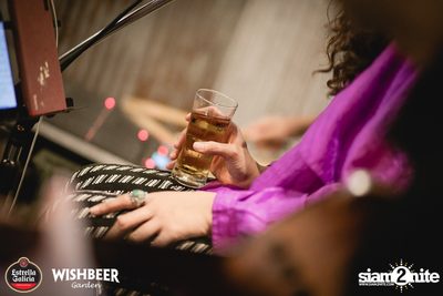 คืนวันศุกร์กับ Estrella Galicia Draught ที่ วิชเบียร์ เดอะ วิว — photo 38