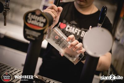 คืนวันศุกร์กับ Estrella Galicia Draught ที่ วิชเบียร์ เดอะ วิว — photo 43