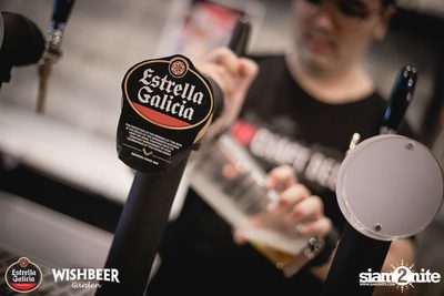 คืนวันศุกร์กับ Estrella Galicia Draught ที่ วิชเบียร์ เดอะ วิว — photo 44