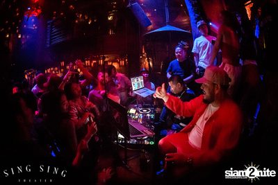 BLING IT กับ Bangkok Invaders ที่ ซิง ซิง เธียเตอร์ — photo 131