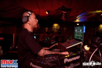 Hot Pants Meets Stilettos Party at MIXX Bangkok — photo 27
