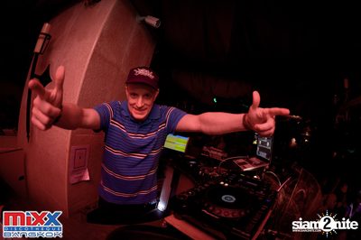 Hot Pants Meets Stilettos Party at MIXX Bangkok — photo 33