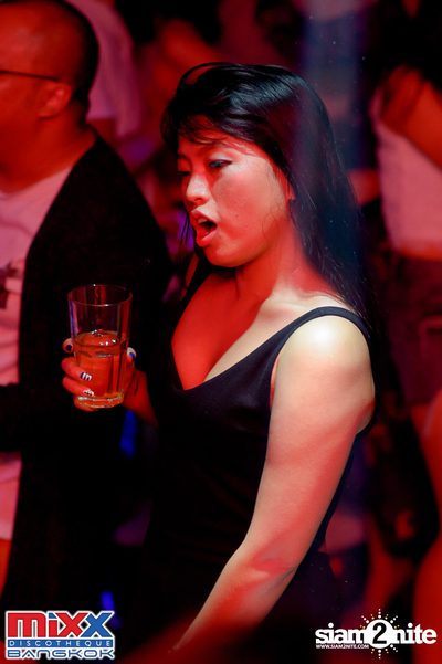 Hot Pants Meets Stilettos Party at MIXX Bangkok — photo 36