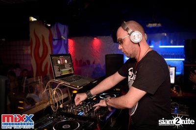 Hot Pants Meets Stilettos Party at MIXX Bangkok — photo 46
