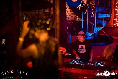 BLING IT กับ Bangkok Invaders ที่ ซิง ซิง เธียเตอร์ — photo 9