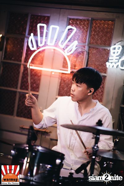 Singha Light: Blue Planet Revolution 4.5 ที่ วอร์ม อัพ คาเฟ่ เชียงใหม่ — photo 47