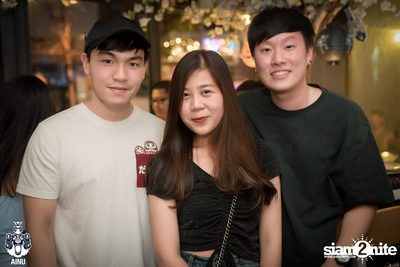 Friday Night at Ainu Bar — photo 37
