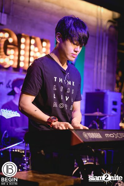 Fridays ที่ร้าน บีกิน บาร์, ถนนศรีนครินทร์ — photo 14