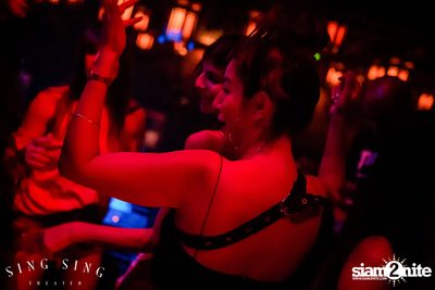 BLING IT กับ Bangkok Invaders ที่ ซิง ซิง เธียเตอร์ — photo 41