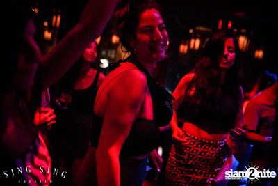 BLING IT กับ Bangkok Invaders ที่ ซิง ซิง เธียเตอร์ — photo 42