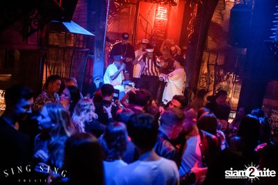 BLING IT กับ Bangkok Invaders ที่ ซิง ซิง เธียเตอร์ — photo 60