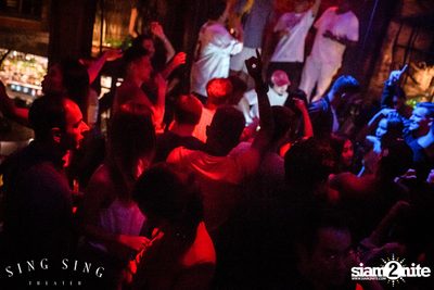 BLING IT กับ Bangkok Invaders ที่ ซิง ซิง เธียเตอร์ — photo 99