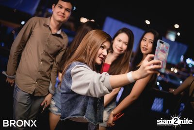 BRONX นำเสนอ UrboyTJ x CD Guntee — photo 4