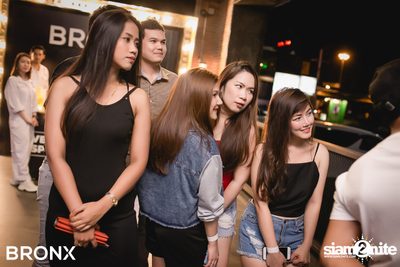 BRONX นำเสนอ UrboyTJ x CD Guntee — photo 9