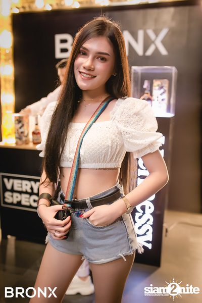 BRONX นำเสนอ UrboyTJ x CD Guntee — photo 25