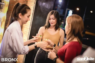 BRONX นำเสนอ UrboyTJ x CD Guntee — photo 27