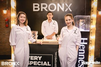 BRONX นำเสนอ UrboyTJ x CD Guntee — photo 28