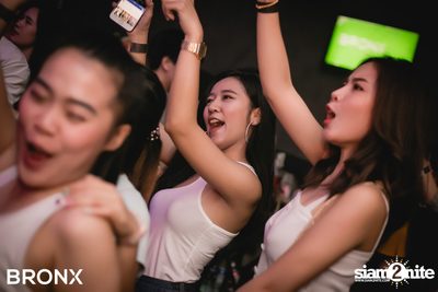 BRONX นำเสนอ UrboyTJ x CD Guntee — photo 65