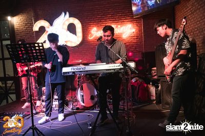 Oat Pramote at 20Something Bar — photo 13