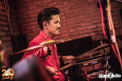 Oat Pramote at 20Something Bar — photo 37