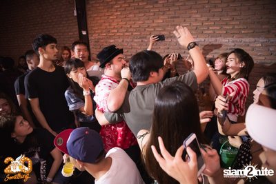 Oat Pramote at 20Something Bar — photo 95