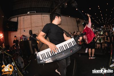 Oat Pramote at 20Something Bar — photo 142