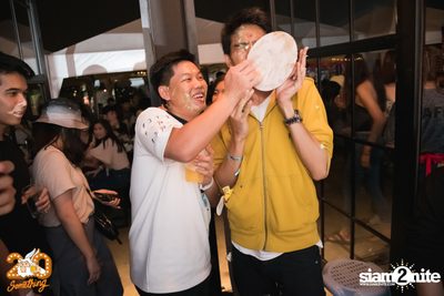 Oat Pramote at 20Something Bar — photo 151