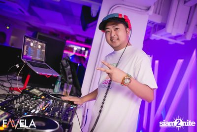 Friday Night at Favela Thonglor — photo 23