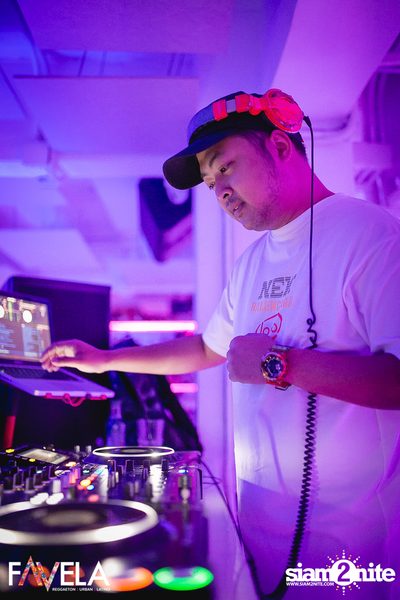 Friday Night at Favela Thonglor — photo 24