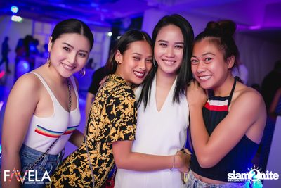 Friday Night at Favela Thonglor — photo 37