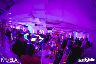 Friday Night at Favela Thonglor — photo 77