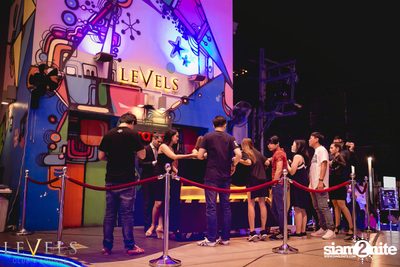 Rave Radio ที่ เลเวล คลับ — photo 1