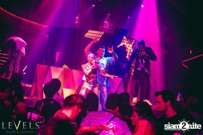 Rave Radio ที่ เลเวล คลับ — photo 37