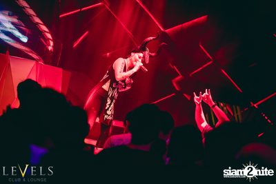 Rave Radio ที่ เลเวล คลับ — photo 53