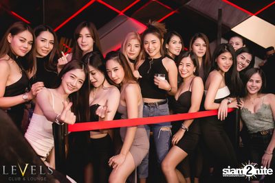 Rave Radio ที่ เลเวล คลับ — photo 65