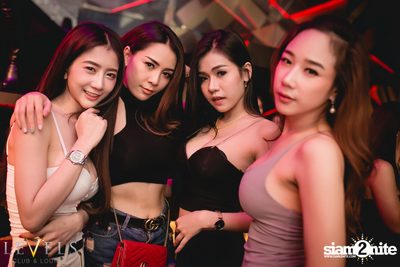 Rave Radio ที่ เลเวล คลับ — photo 66