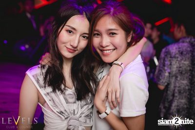 Rave Radio ที่ เลเวล คลับ — photo 81