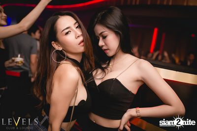 Rave Radio ที่ เลเวล คลับ — photo 85