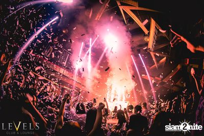 Rave Radio ที่ เลเวล คลับ — photo 86
