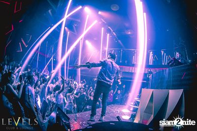Rave Radio ที่ เลเวล คลับ — photo 88