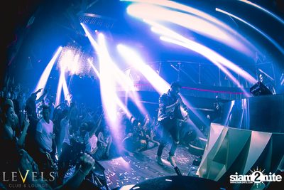 Rave Radio ที่ เลเวล คลับ — photo 89