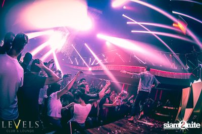 Rave Radio ที่ เลเวล คลับ — photo 94