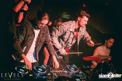 Rave Radio ที่ เลเวล คลับ — photo 95