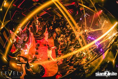 Rave Radio ที่ เลเวล คลับ — photo 101