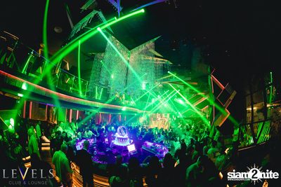 Rave Radio ที่ เลเวล คลับ — photo 105