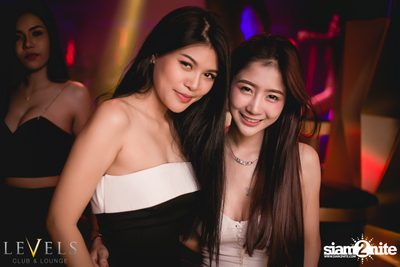 Rave Radio ที่ เลเวล คลับ — photo 113