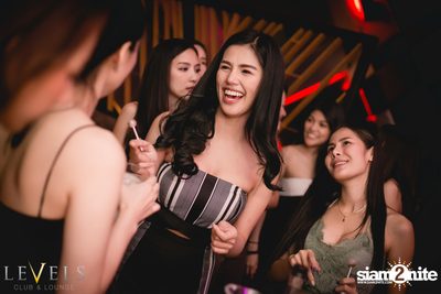Rave Radio ที่ เลเวล คลับ — photo 116