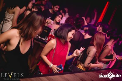 Rave Radio ที่ เลเวล คลับ — photo 117