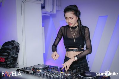 Friday Night at Favela Thonglor — photo 28